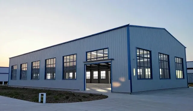 轻型钢结构厂房选型关注点：施工方案与后期维护